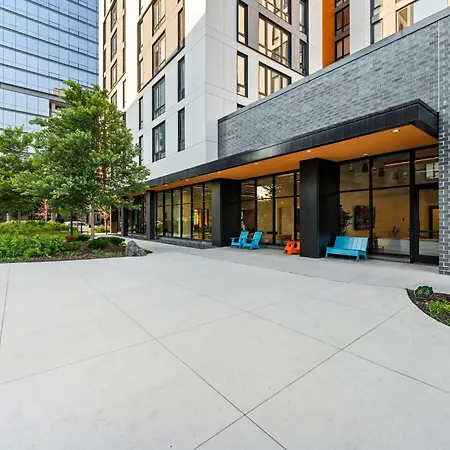 3Br City Escape Bright Sleek Spacious