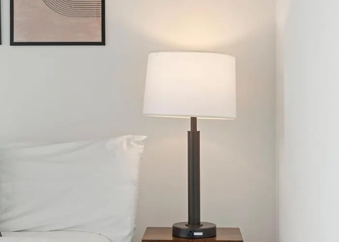 3br Escape Bright Sleek Spacious
