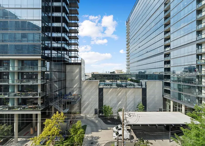 3br Escape Bright Sleek Spacious Hotel