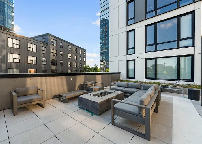 3br Escape Bright Sleek Spacious Hotel