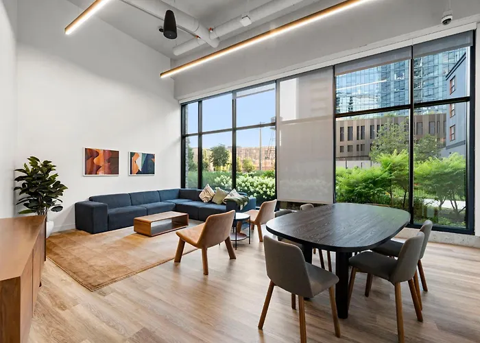 3br Escape Bright Sleek Spacious Hotel