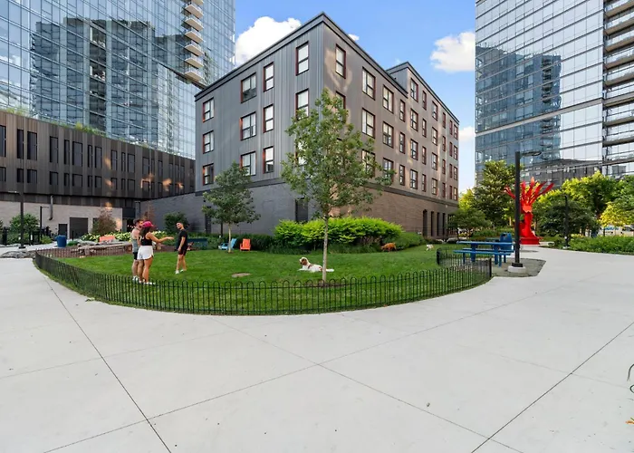 3br Escape Bright Sleek Spacious