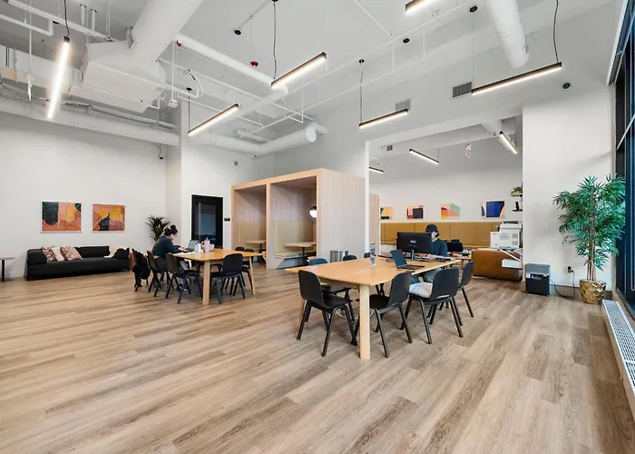 3br Escape Bright Sleek Spacious Hotel Chicago