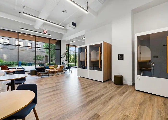 3br Escape Bright Sleek Spacious Hotel
